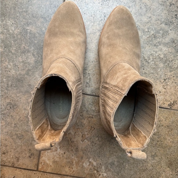 Hush Puppies Sierra Chelsea Suede Taupe Ankle Boots Women's Size 7M - Picture 3 of 4